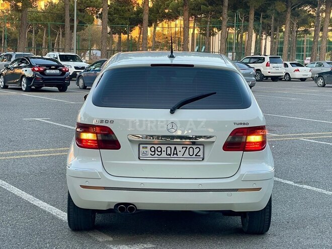 Mercedes B 200-8