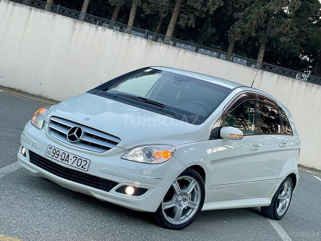 Mercedes B 200-11
