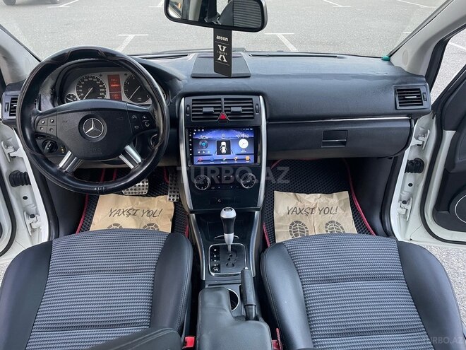 Mercedes B 200-14