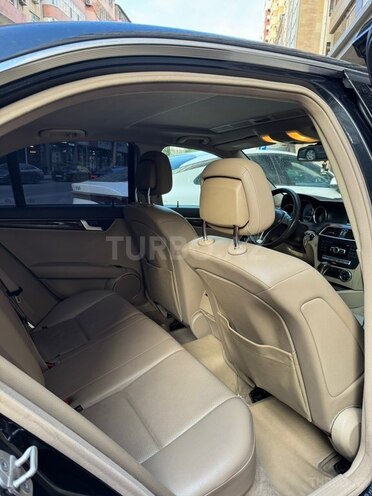 Mercedes C 250-9