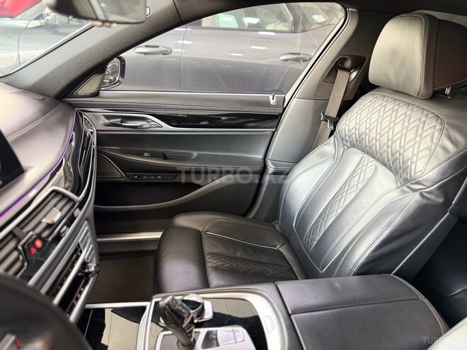 BMW 740-26