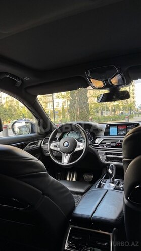 BMW 740-23