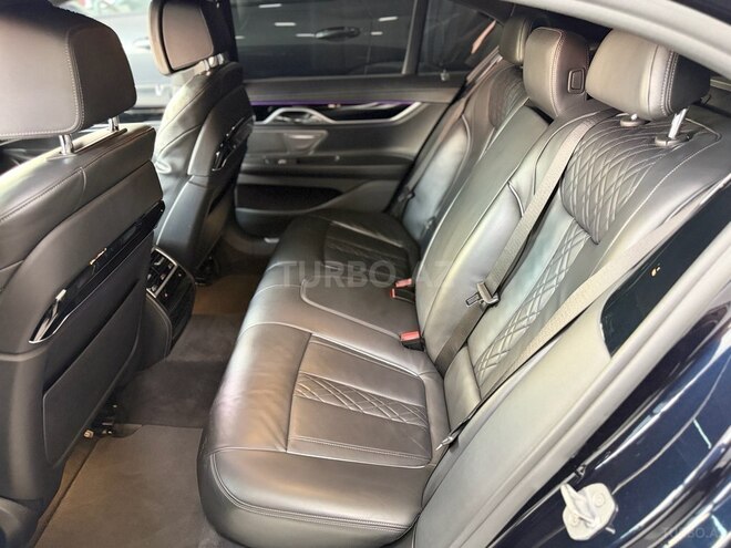 BMW 740-29