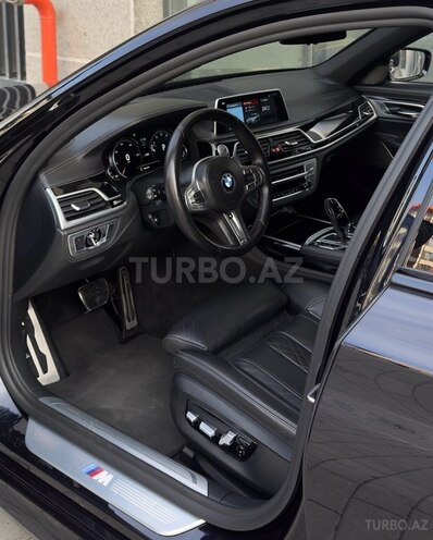 BMW 740-18