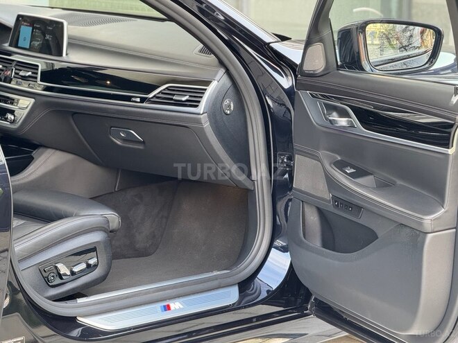 BMW 740-17