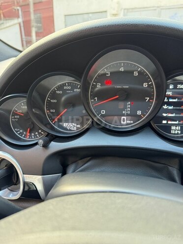 Porsche Cayenne-14
