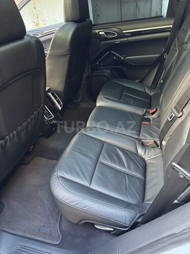 Porsche Cayenne-9