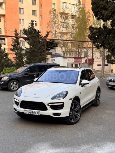Porsche Cayenne-1