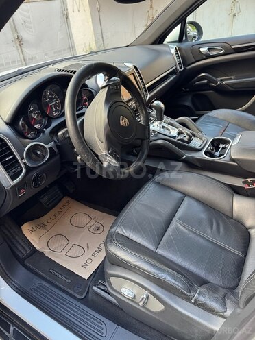 Porsche Cayenne-8