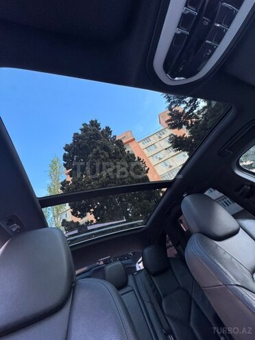Porsche Cayenne-12