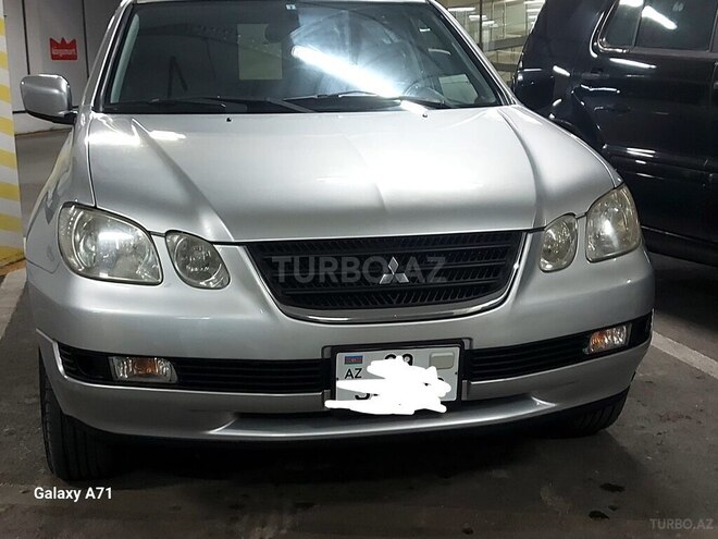 Mitsubishi Airtrek-1