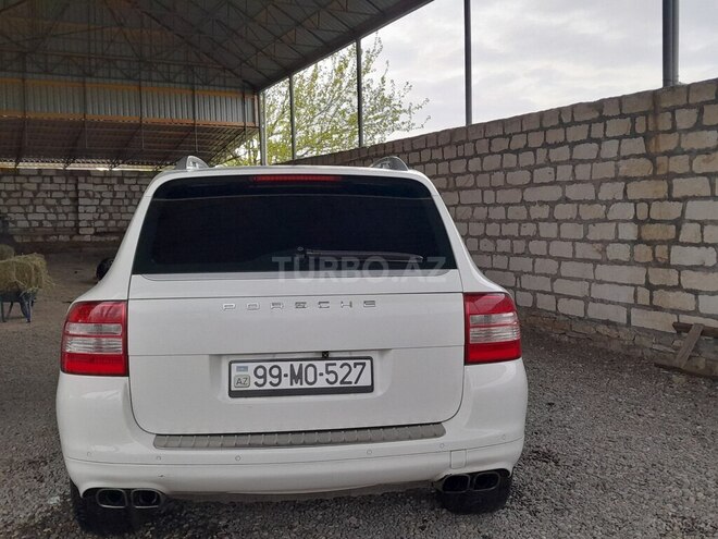 Porsche Cayenne-4