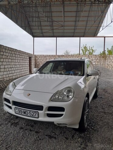 Porsche Cayenne-12