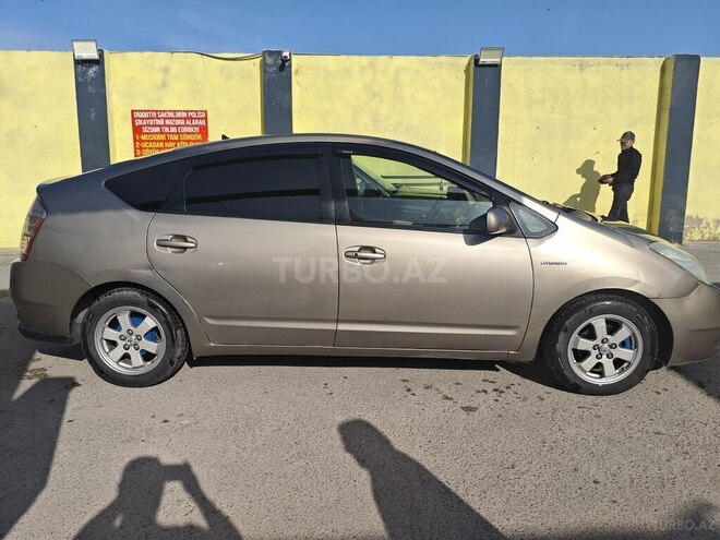 Toyota Prius-4