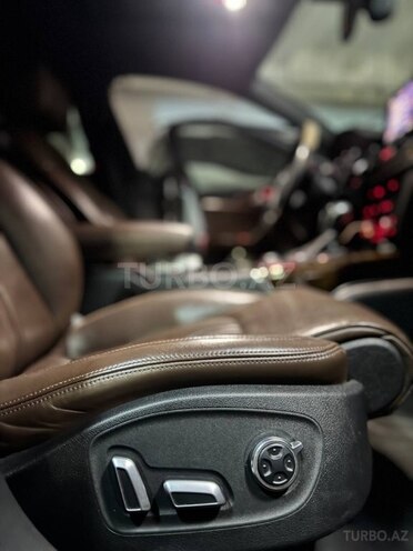 Audi A6-11