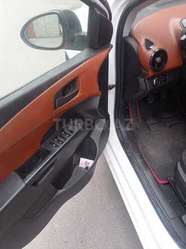 Chevrolet Aveo-4