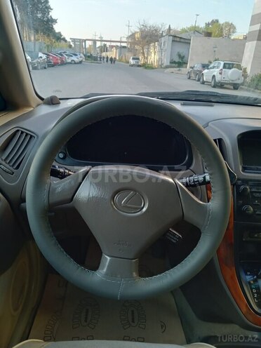 Lexus RX 300-9