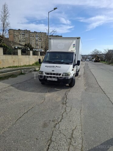 Ford Transit-4