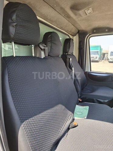 Ford Transit-8