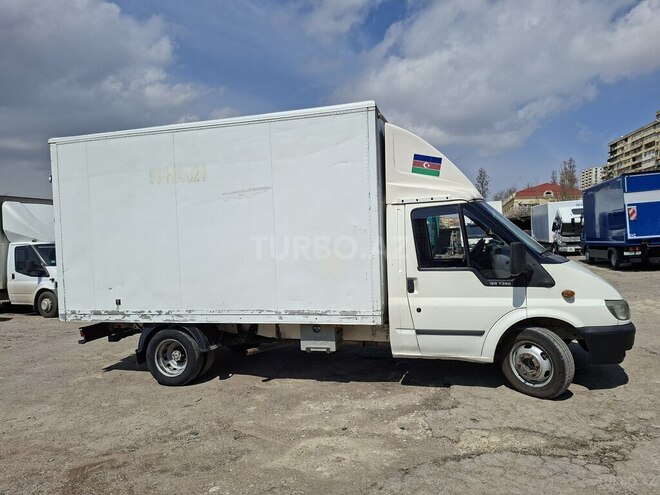 Ford Transit-10
