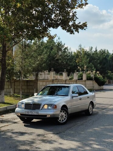 Mercedes C 200-1