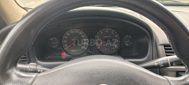 Nissan Sunny-8