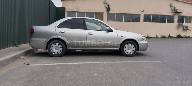 Nissan Sunny-5