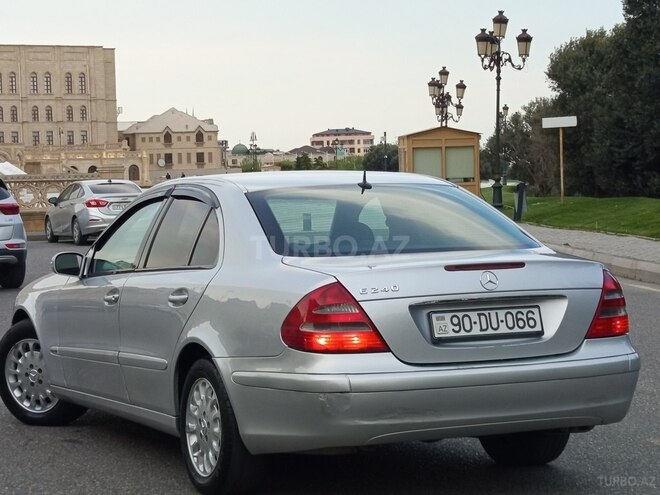 Mercedes E 240-5