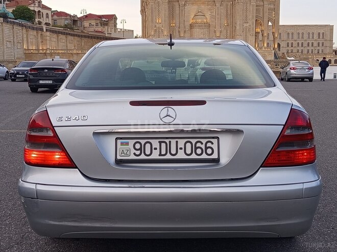 Mercedes E 240-10