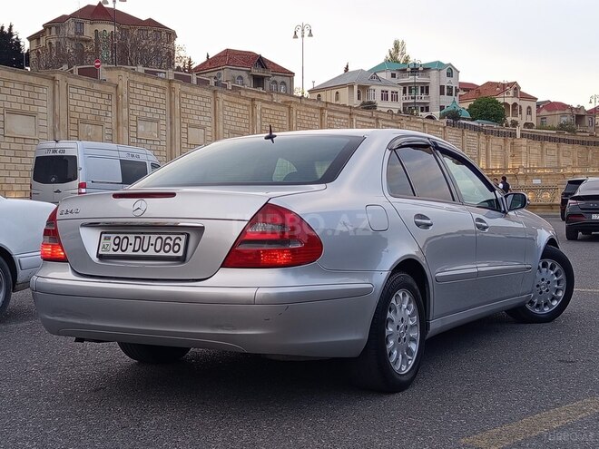 Mercedes E 240-8