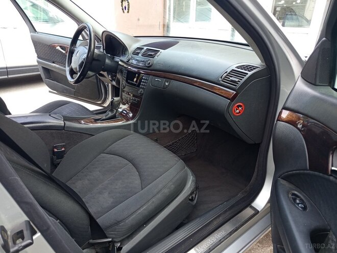 Mercedes E 240-14