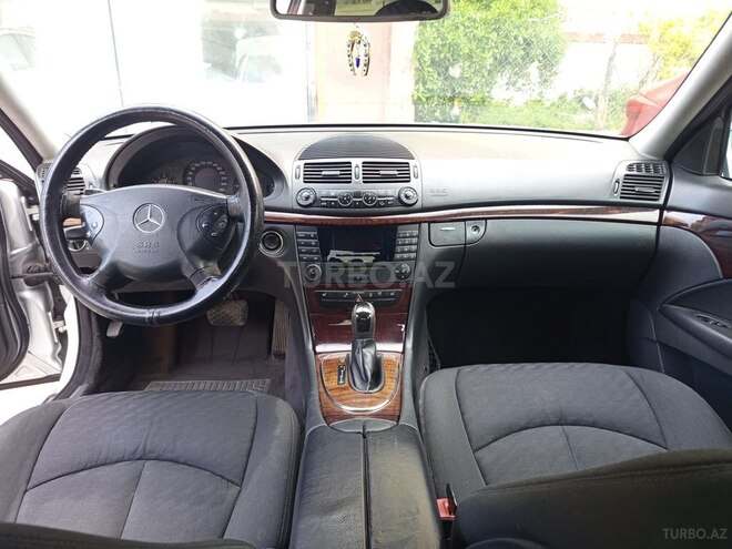 Mercedes E 240-12