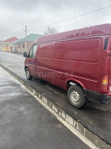 Ford Transit-3