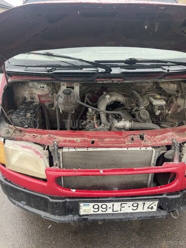 Ford Transit-8