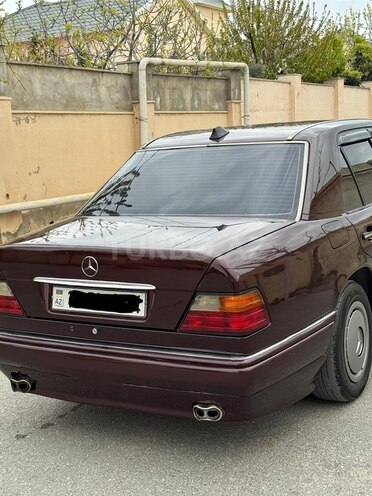 Mercedes 200 E-2
