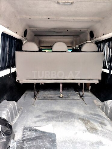 Ford Transit-8