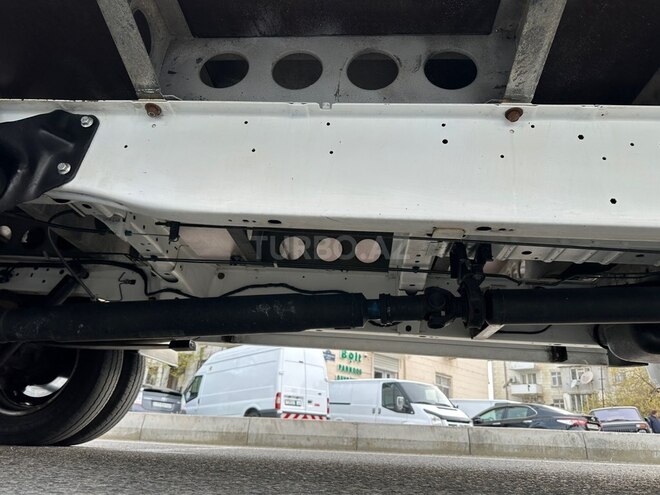 Ford Transit-12