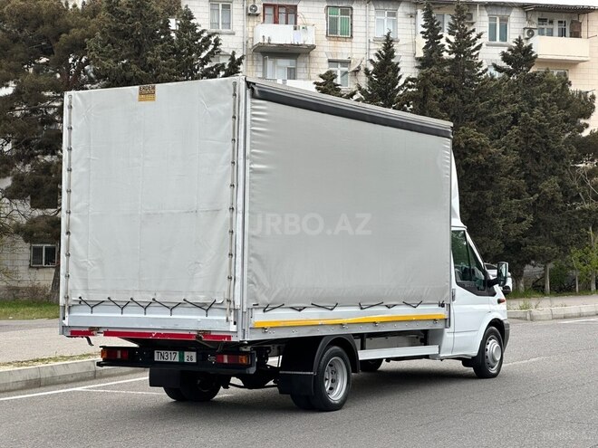 Ford Transit-6