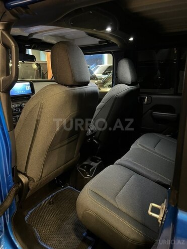 Jeep Wrangler-13
