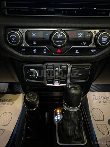 Jeep Wrangler-11