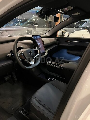 Volvo EX30-9