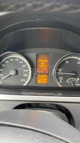 Mercedes Viano-8