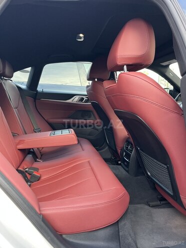 BMW i4-13