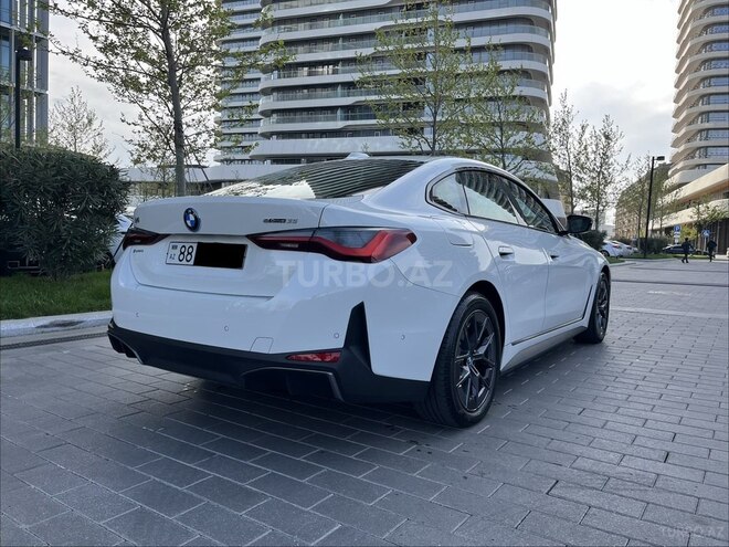 BMW i4-4