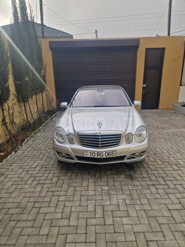 Mercedes E 270-1