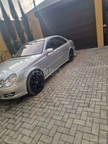 Mercedes E 270-2