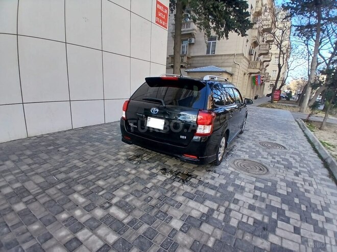 Toyota Corolla Fielder-2