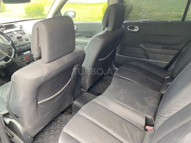 Renault Megane-6