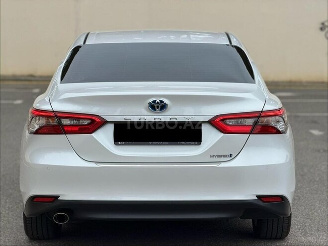 Toyota Camry-5