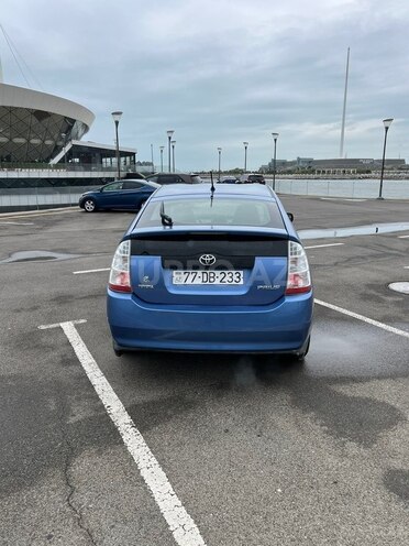 Toyota Prius-4